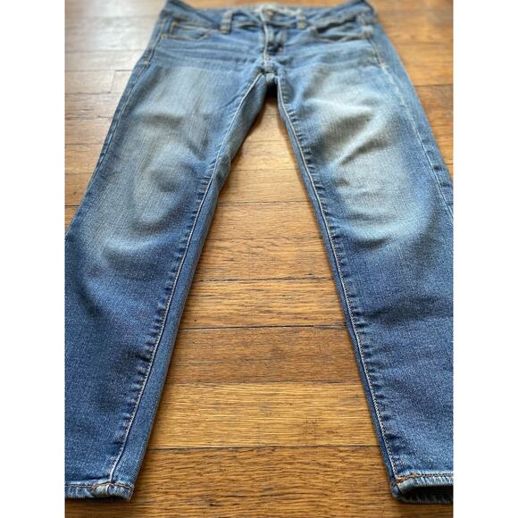AMERICAN EAGLE OUTFITTERS ‘Artist Crop Stretch’ Low-Rise Jeans sz 2 - Picture 2 of 10